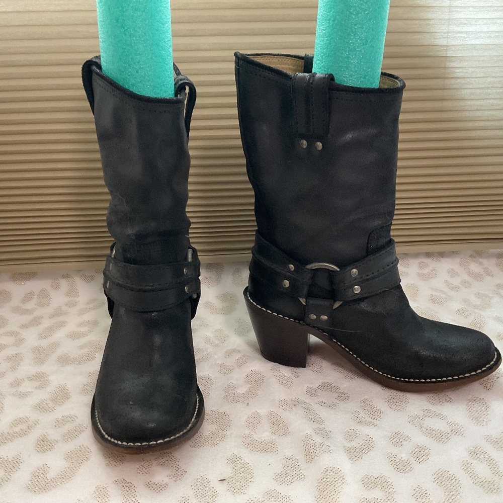 Frye Boots, Womens Western Style, Black Leather, Leather soles, Ankle Straps